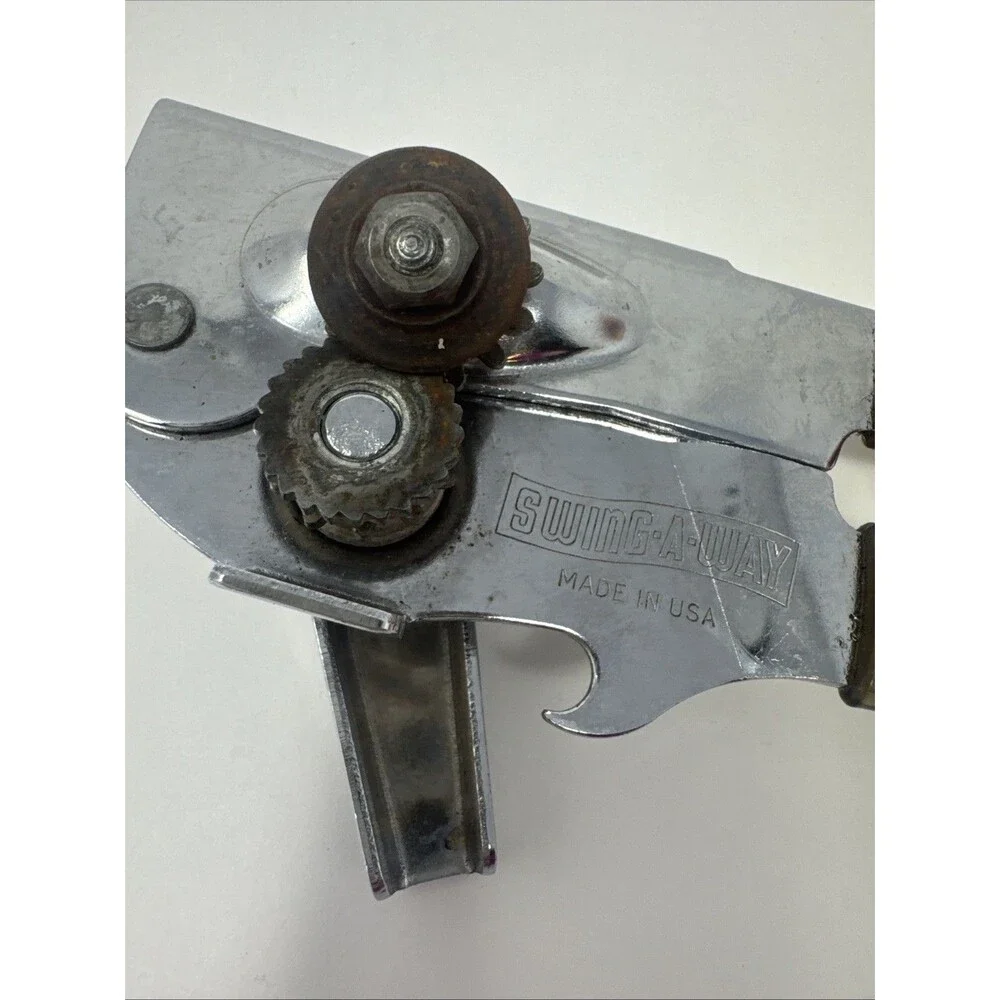 Vintage SWING-A-WAY Swing Away Manual Can Opener w Bottle Opener Soft Handle USA